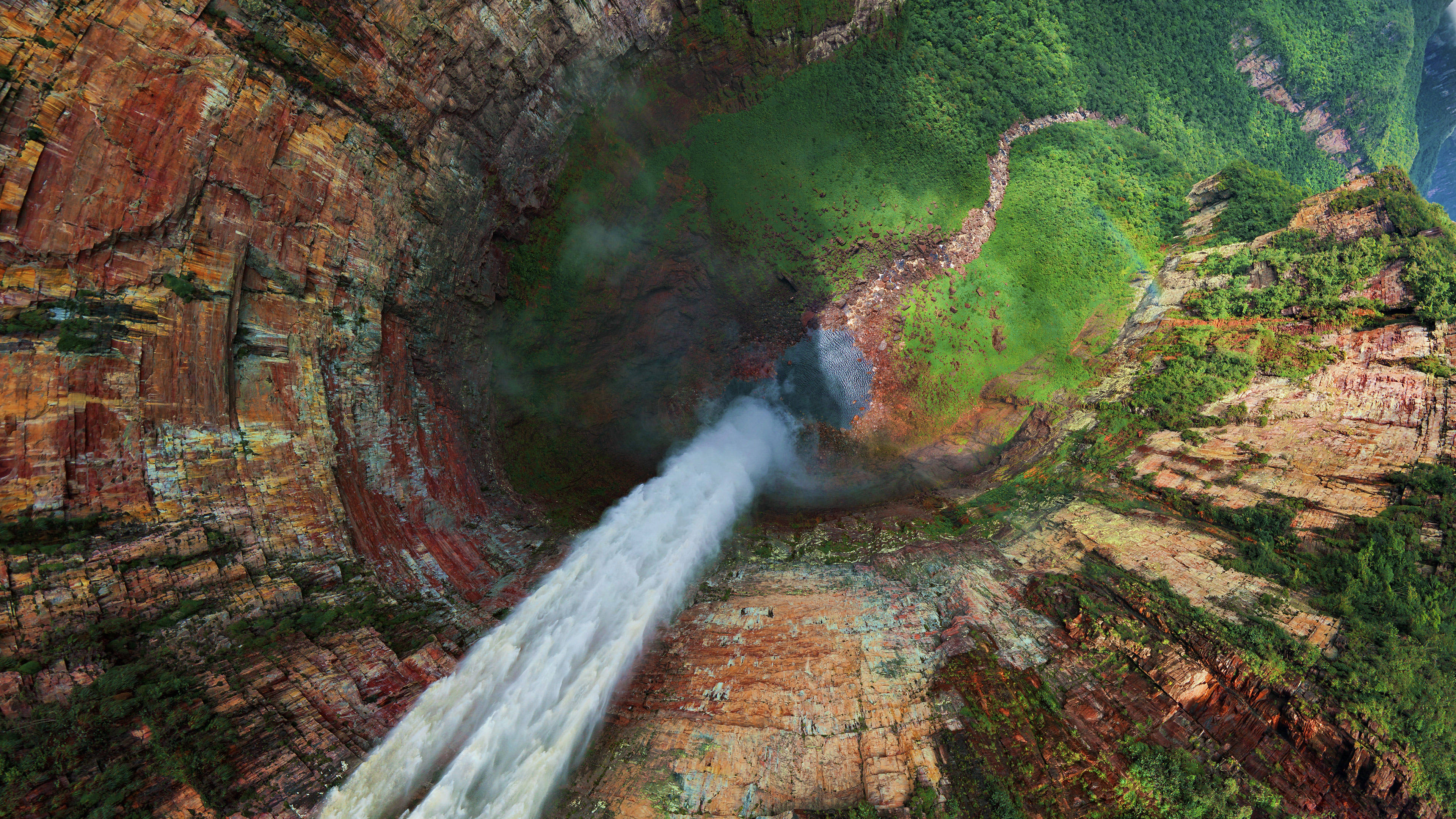 Aerial view of Churun-Meru (Dragon) waterfall, Venezuela (© AirPano LLC/Amazing Aerial Agency)