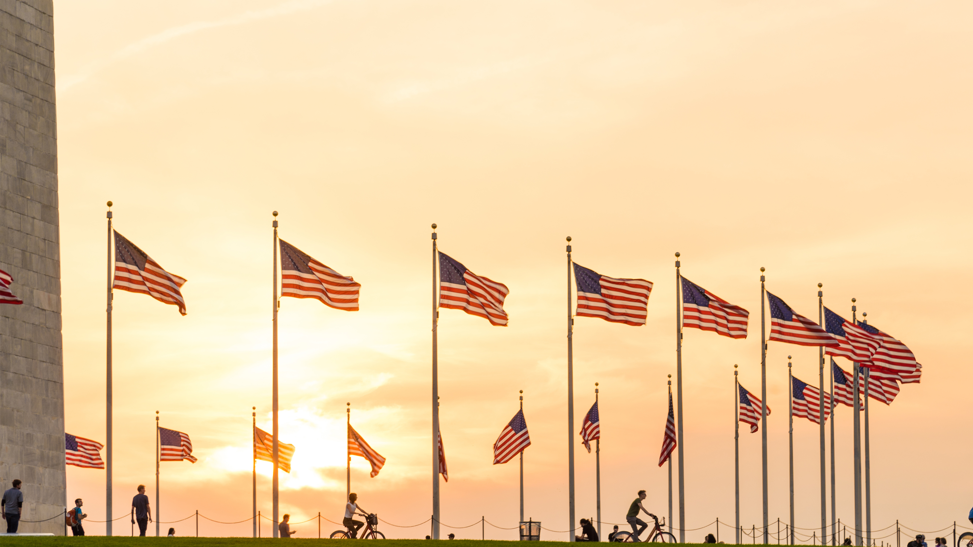 Flag display at the Washington Monument, Washington, DC  (© tristanbnz/Adobe Stock)