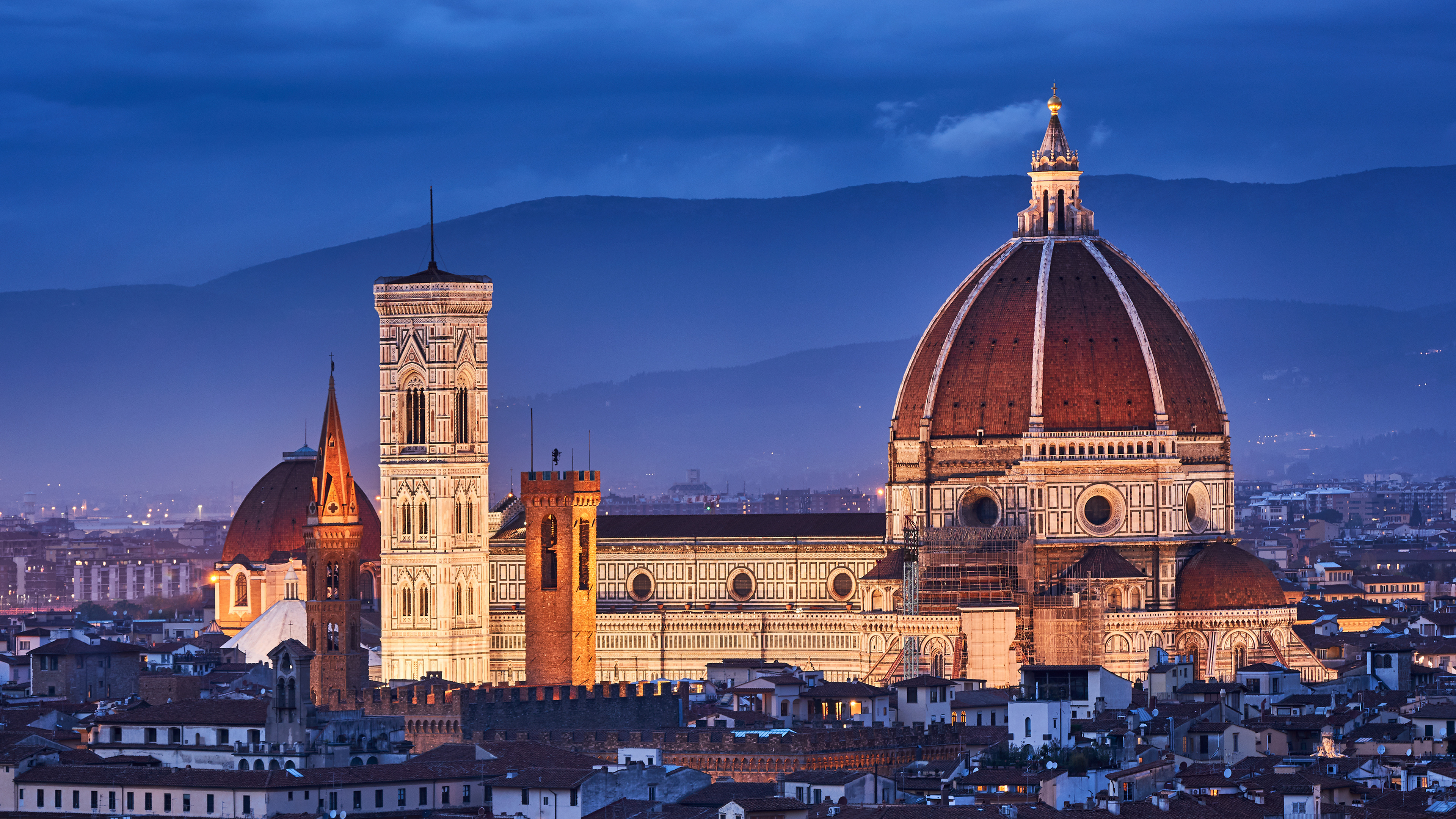 サンタ・マリア・デル・フィオーレ大聖堂, イタリア (© Elena Pueyo/Getty Images)