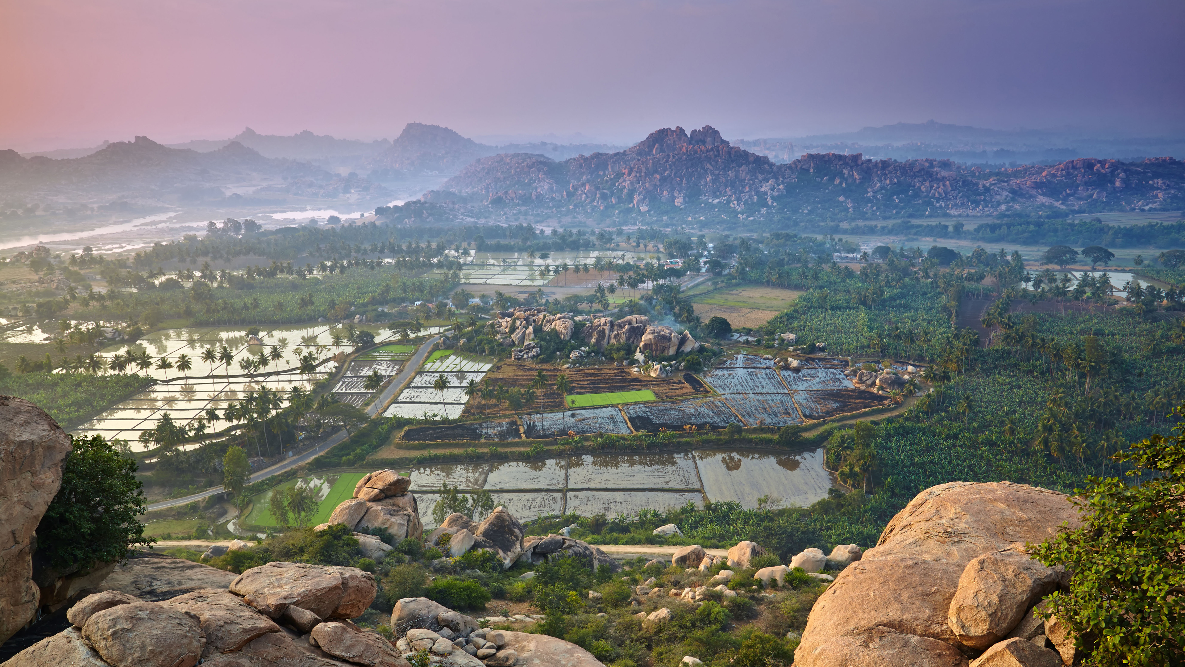 Scenery around Hampi, Karnataka (© Holly Barber/Alamy Stock Photo)