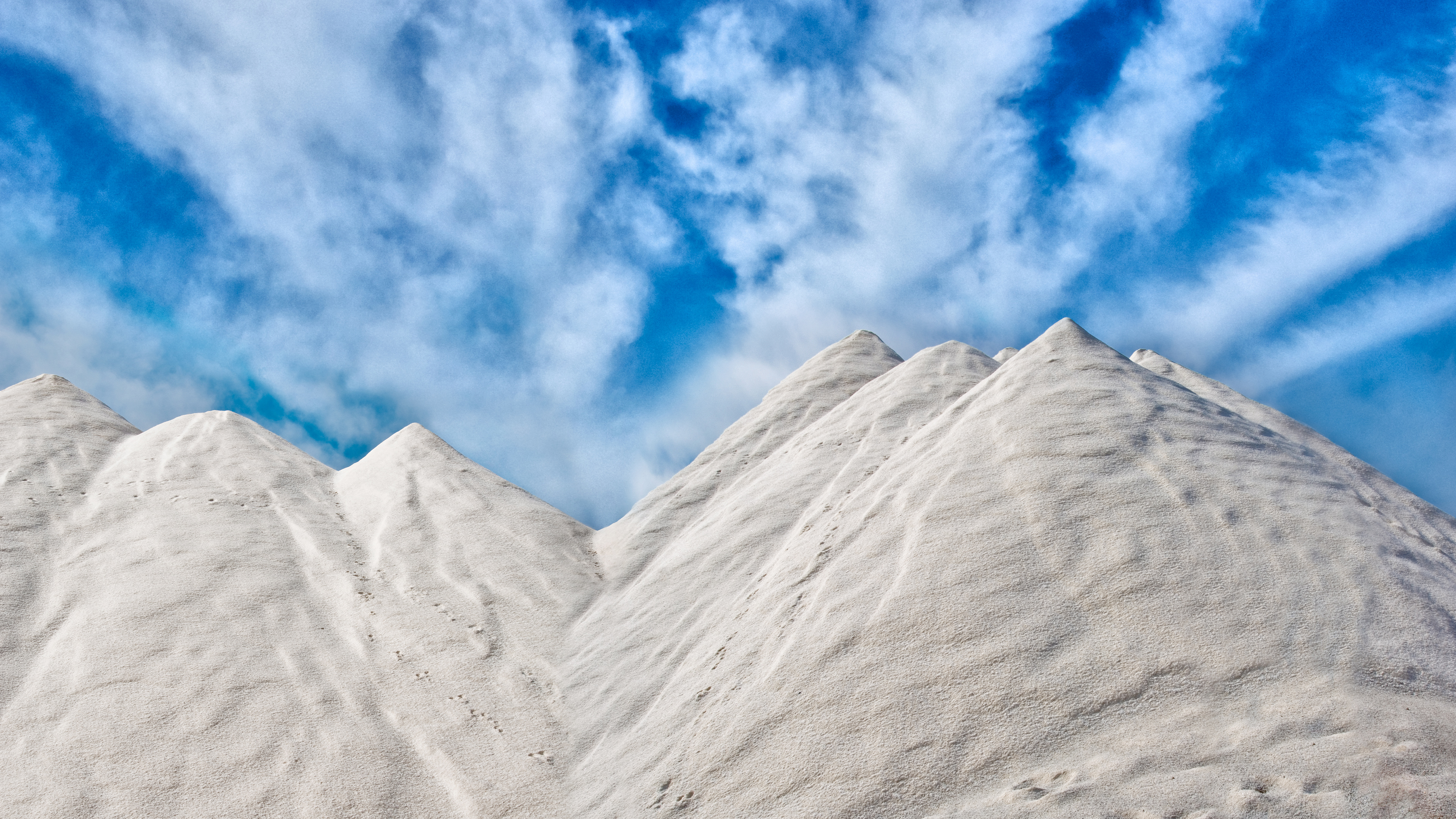 Dune di sale nelle saline, Sardegna, Italia (© Stefano Oppo/Getty Images)