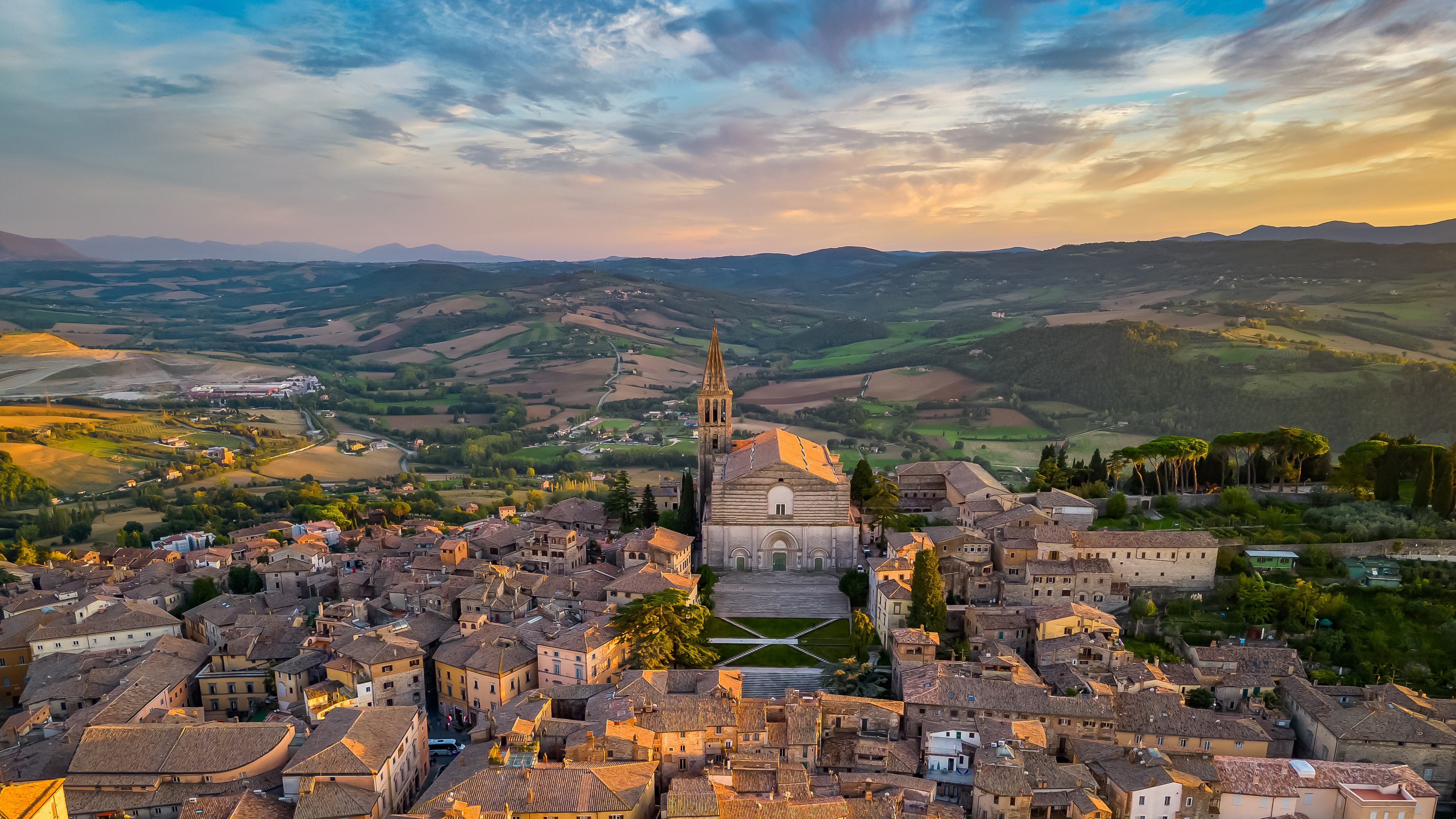 Todi, Umbria, Italia (© Fani Kurti/Getty Images)